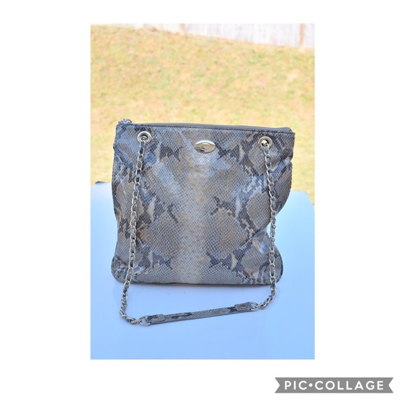 DKNY cross body bag - Picture 7 of 8